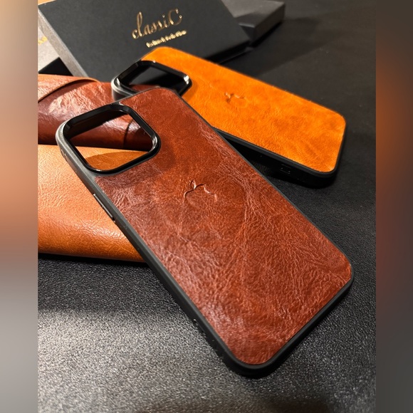 iPhone Leather Case - Picture 3 of 10